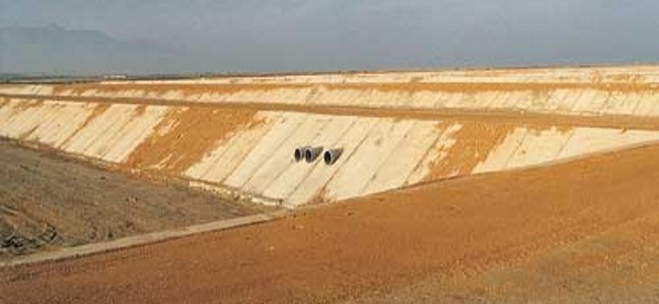 Karaman atıksu arıtma tesisinde beton kaplamalı havuz şevi